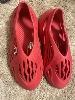 Yeezy Foamrunners  ‘Vermillion’ 