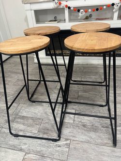 Bar stool