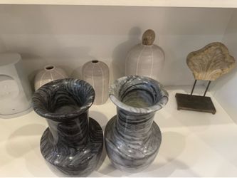 Staging items / vases / Knick knacks
