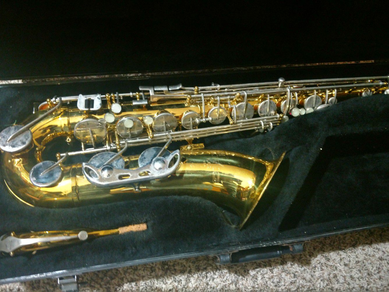 Saxophone king 662 - needs repair