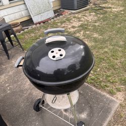 Weber kettle charcoal grill