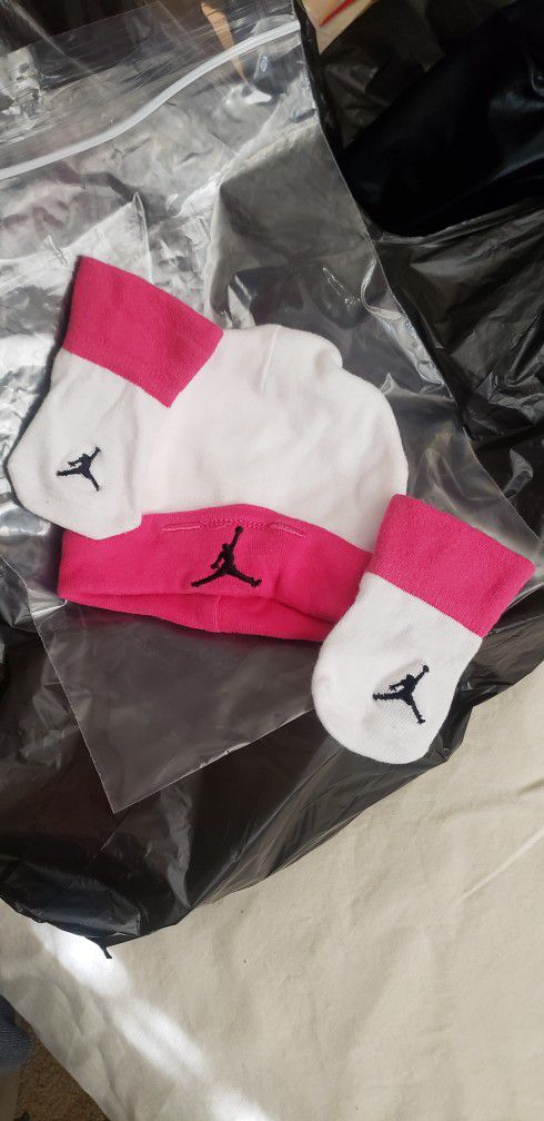 Baby Jordan Hat And Booties Set