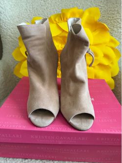 Women’s shoes