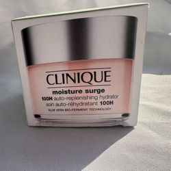 Clinique Moisture Surge 