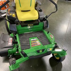 John Deere Z320R Zero Turn Riding Lawn Mower 