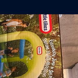 Water Bounce House New With blower 