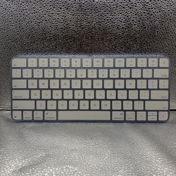 Apple Magic Keyboard Wireless USB-C A3203, TESTED & WORKING!