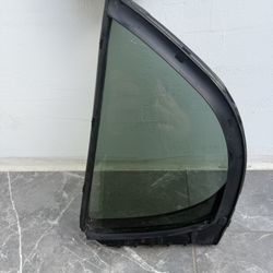 04 - 06 LEXUS ES330 RIGHT PASSENGER REAR DOOR WINDOW VENT GLASS