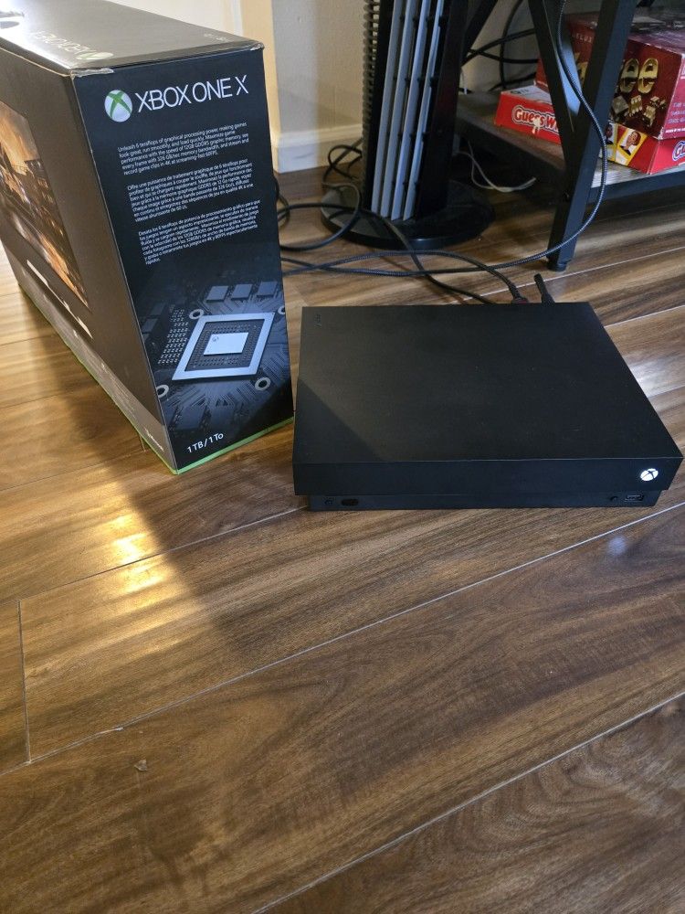 Xbox One X - 1TB