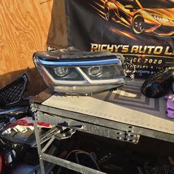 2020-2023 Volkswagen  Atlas RH Passenger Headlight ASSEMBLY OEM  