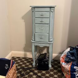 Jewelry Stand 