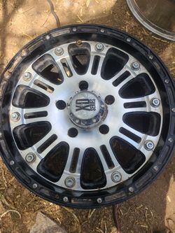 4 rines.   Toyota tacoma  5 virlos