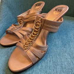 Söfft Metallic Champagne Gold Strappy Heels Size 9M - Elegant & Comfortable