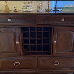 Dinning Table Server 
