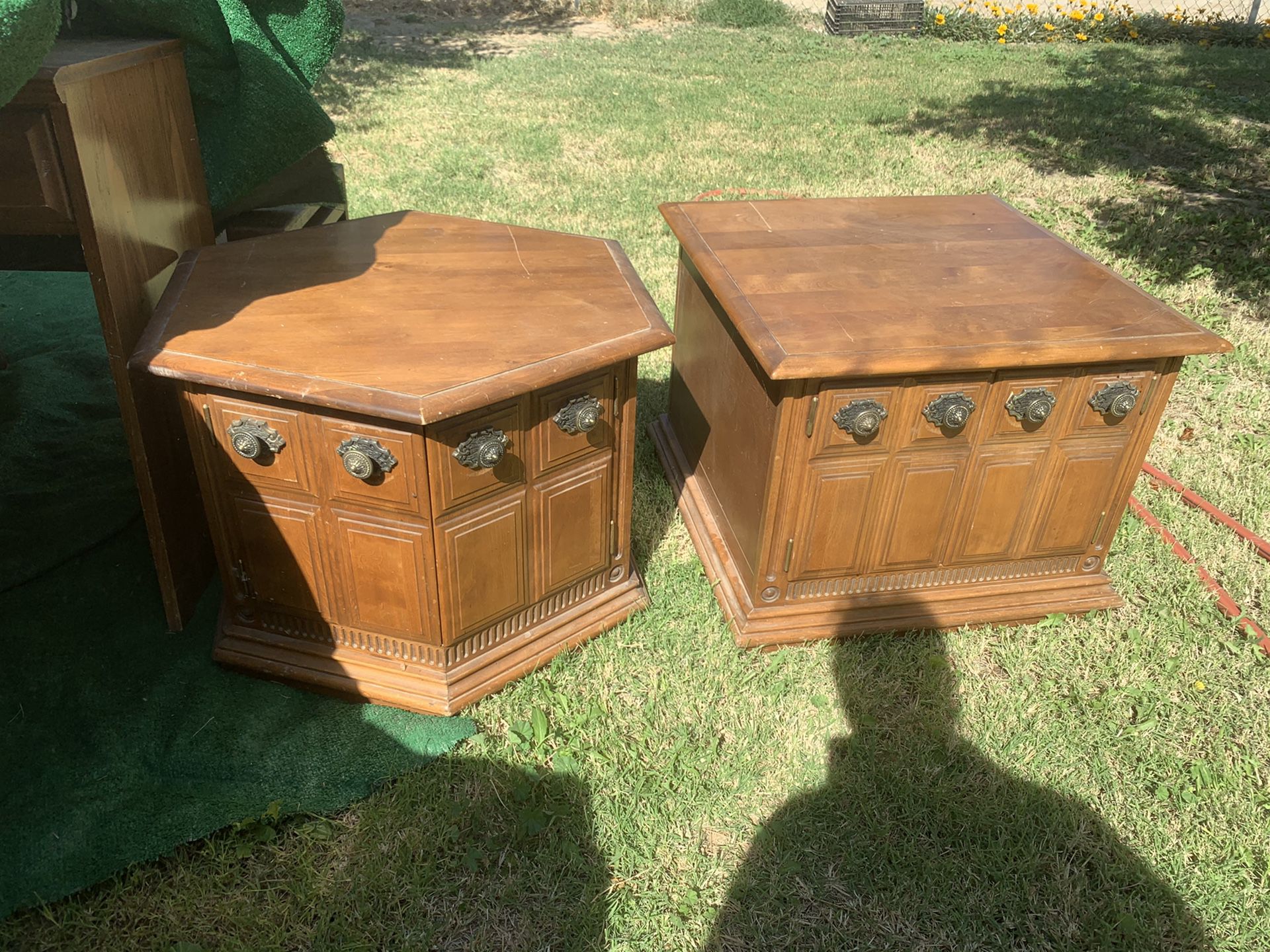 Set of 2 solid wood end tables