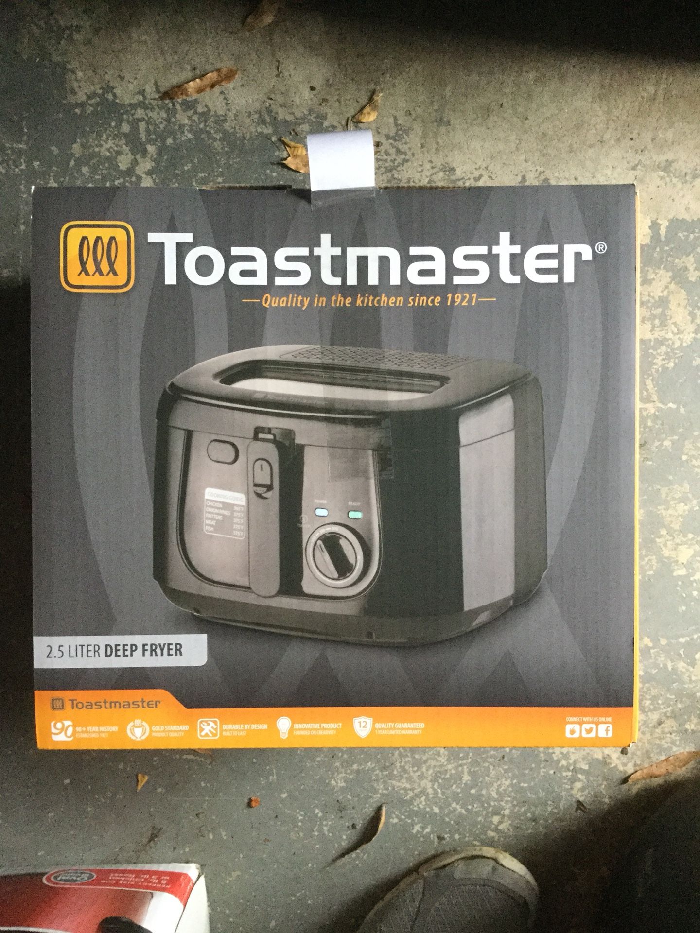 Toastmaster Deep Fryer (Brand New)