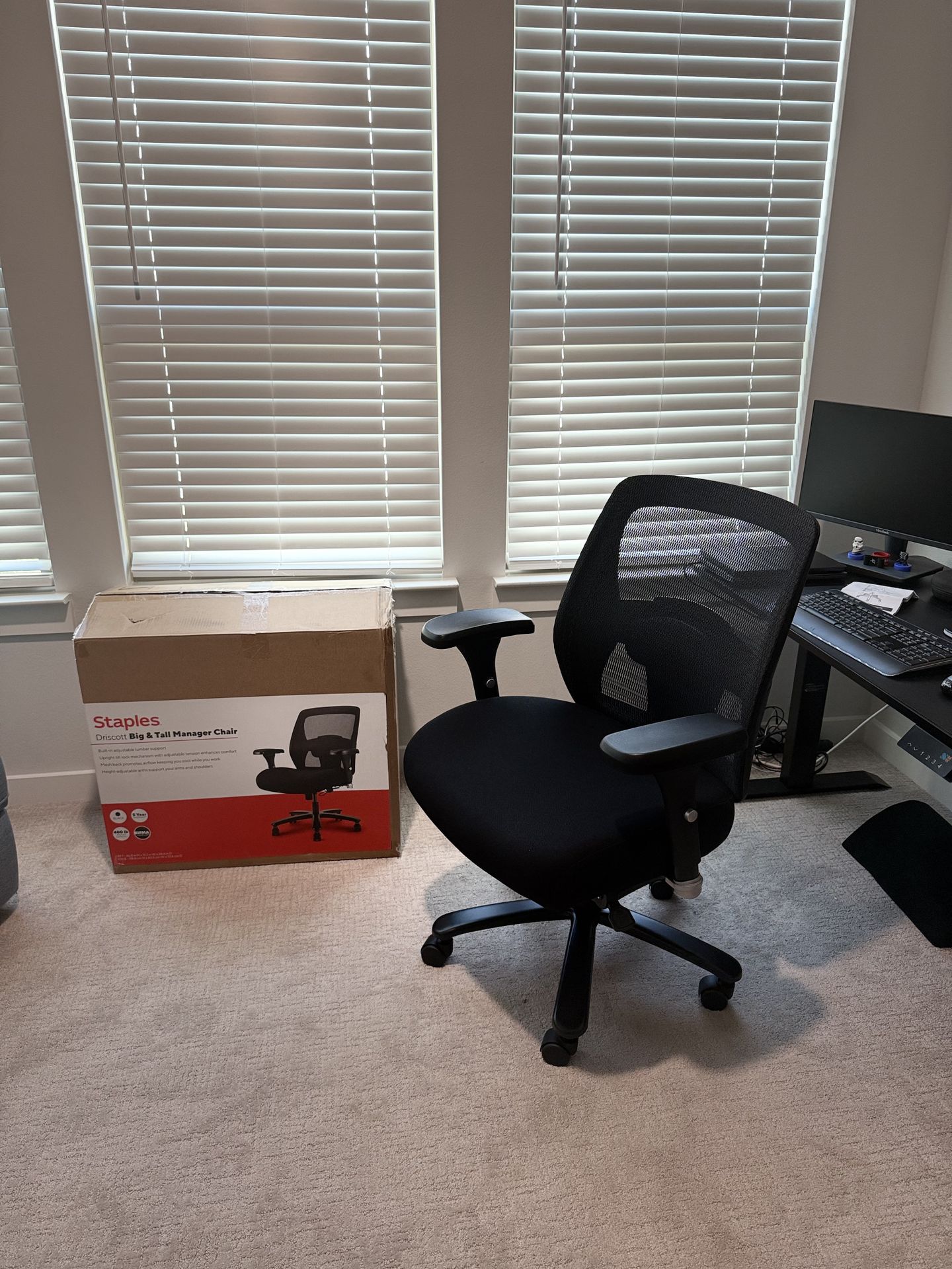 Staples - Driscott Ergonomic fabric managers big & tall chair, 400 lb, - Black