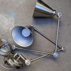 Wingo Swing arm Adjustable Wall Scone.