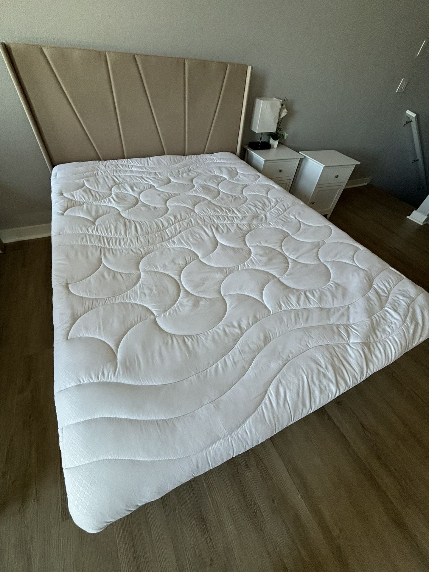 Bedframe. Full/Double Size