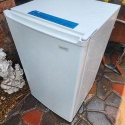 Sanyo Refrigerator 