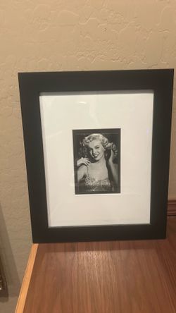 Framed Marilyn Monroe picture