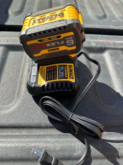 DEWALT FLEXVOLT 6Ah Battery + Charger
