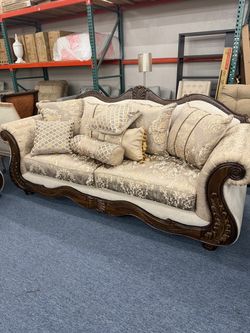 Victorian Sofas Set Disponibles