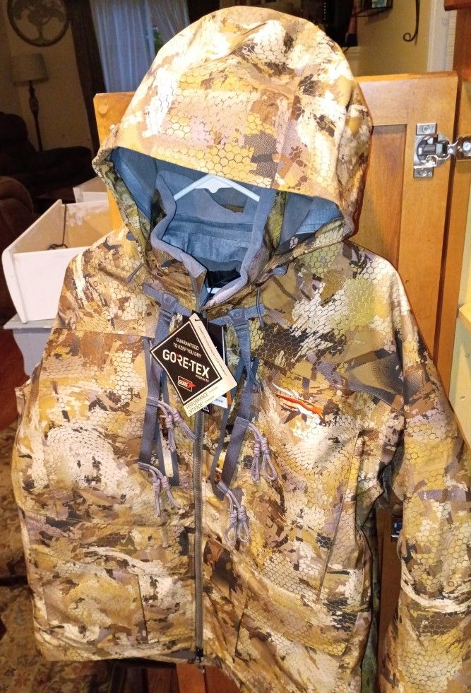 Brand New Never Worn Men's Size Large Sitka Hudson Jacket