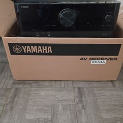 Yamaha Receiver+ Surround Sound Speakers