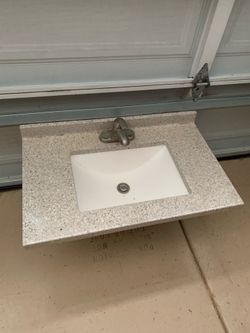 Bathroom vanity 31x19