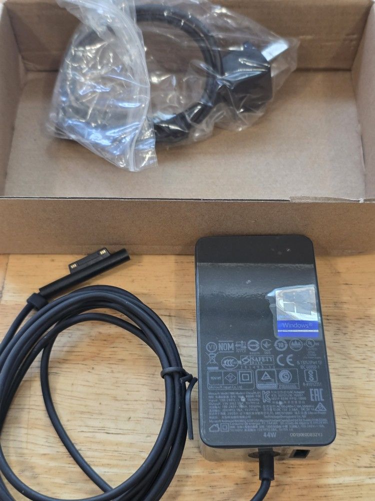 New Microsoft Surface Pro Power Cord 44w