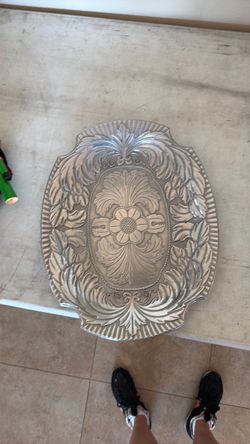 Wilton Armetale Acanthus Large Oval Tray (measuring approximately 19.25" x 15.5")