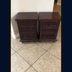 Beautiful Pair Of Cherry Wood Night Stands 100% All Wood