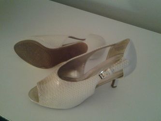 Bandolino shoes size 8 1/2,beige,Softi size 9M