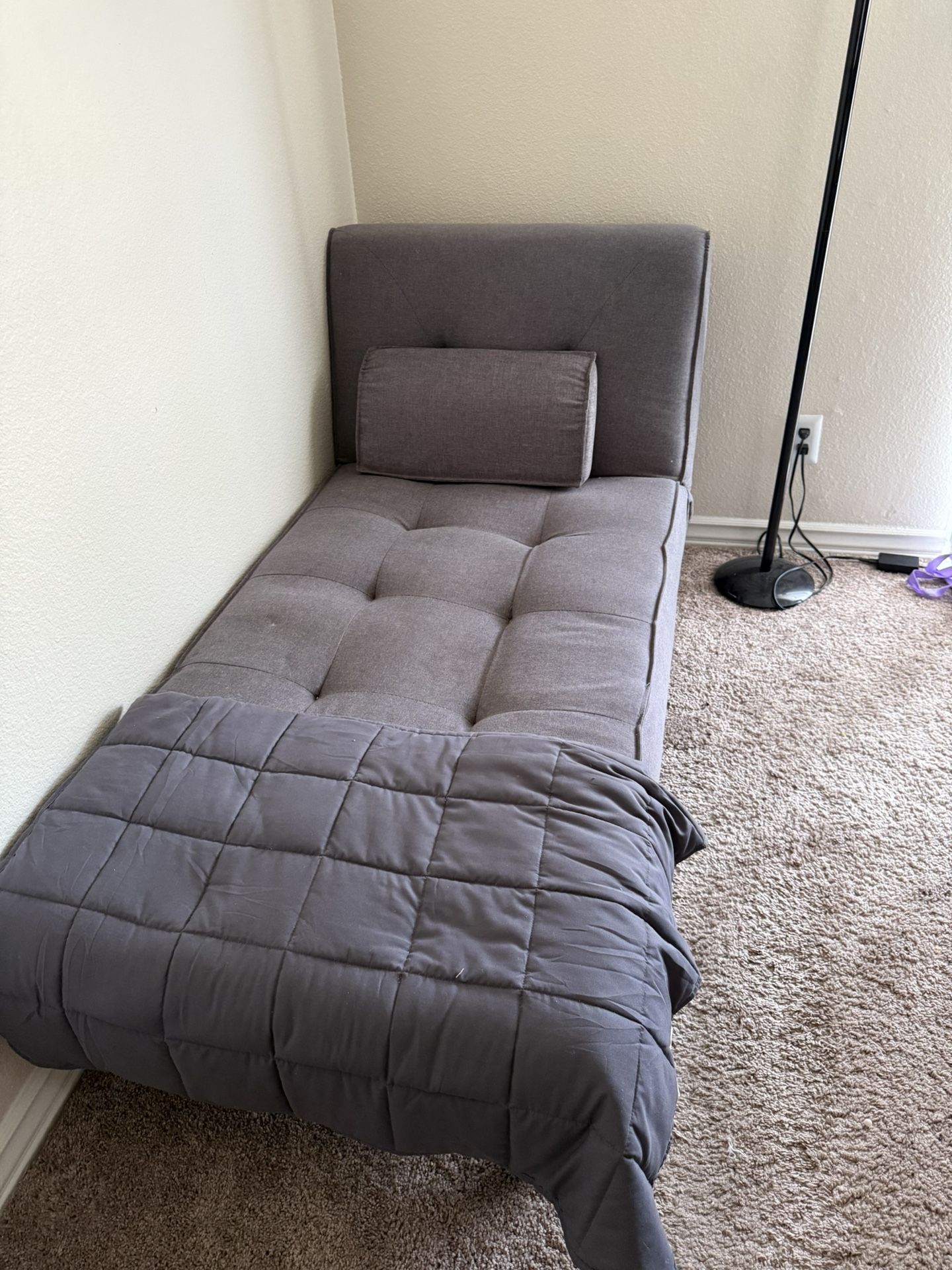Comfy Convertible Lounge Chair / Sleeper