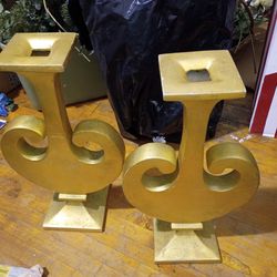 Gold Artistic sculptures