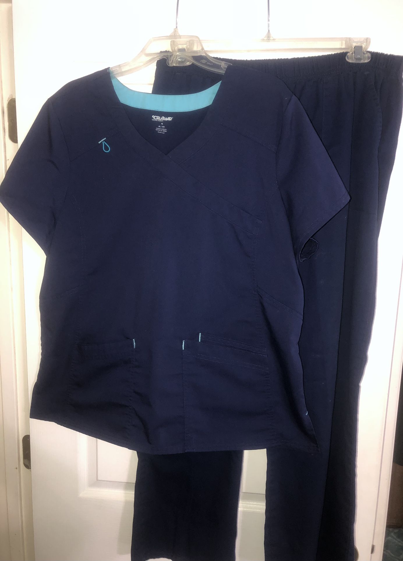 ScrubStar Scrubs Size XL