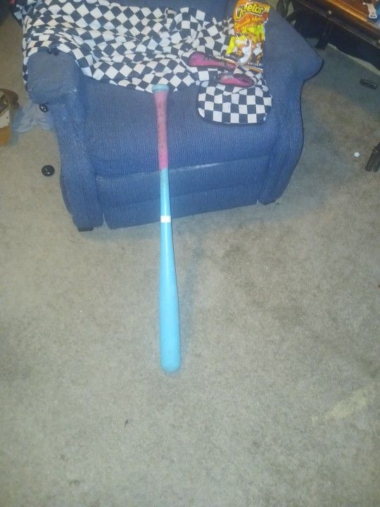 33 Inch Wood Maple Bat
