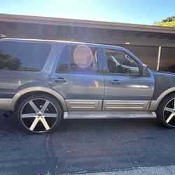 2004 Ford Expedition