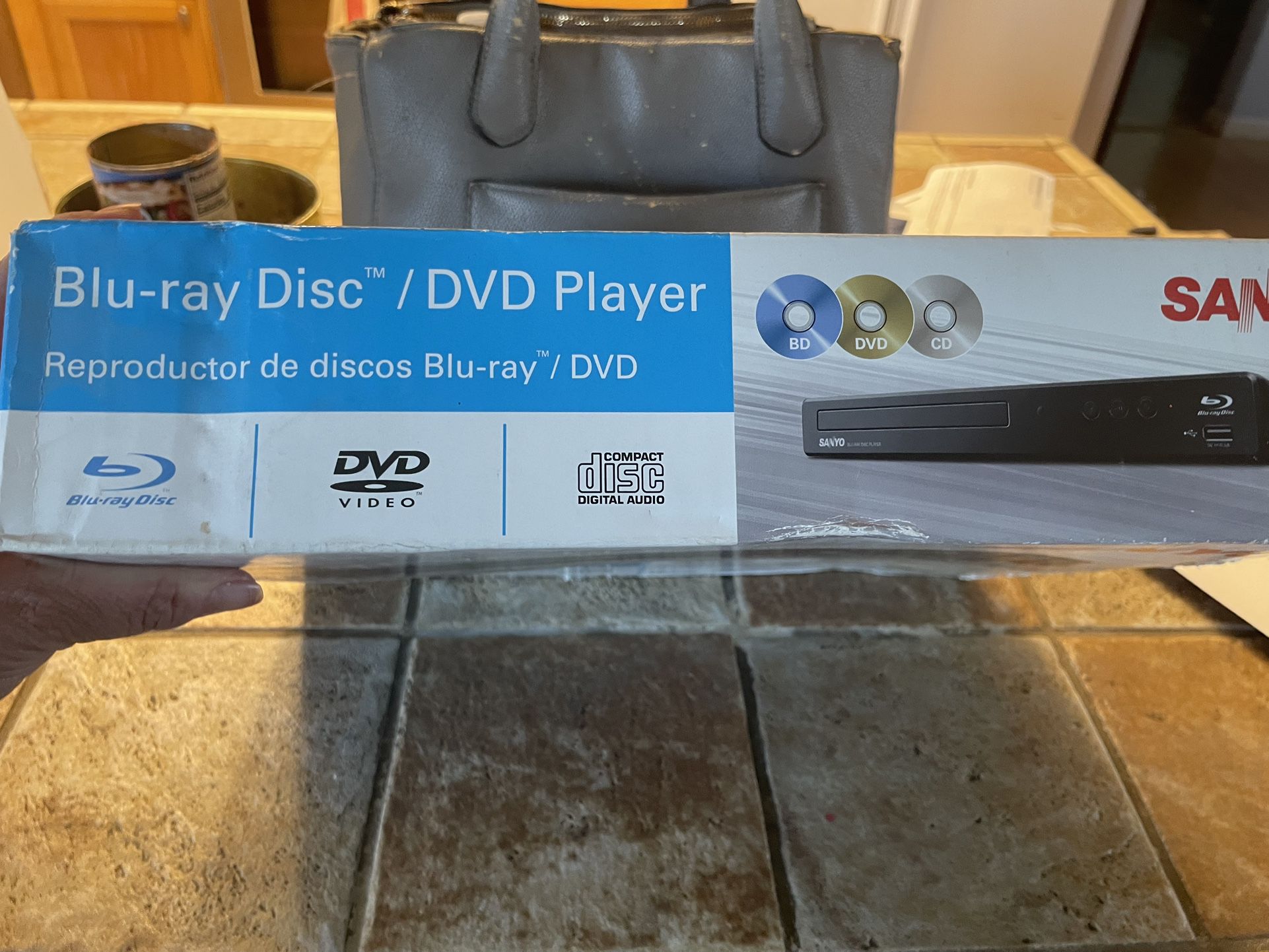 Blue Ray/DVD Player.