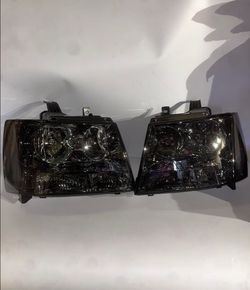 Open Box HL-OH-CSA07-BK-SM-AM  2007-2014 Chevy Tahoe/Avalanche Chevy Suburban 1500/2500 Smoked Factory Style Headlights W/ Light