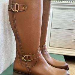 Brown Boots Size 8 And 7