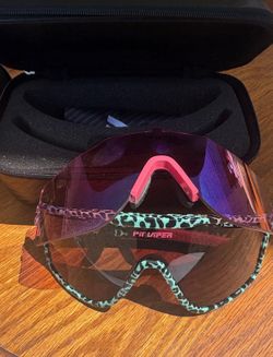 Brand new pit viper 2000 sunglasses with extra lens and case