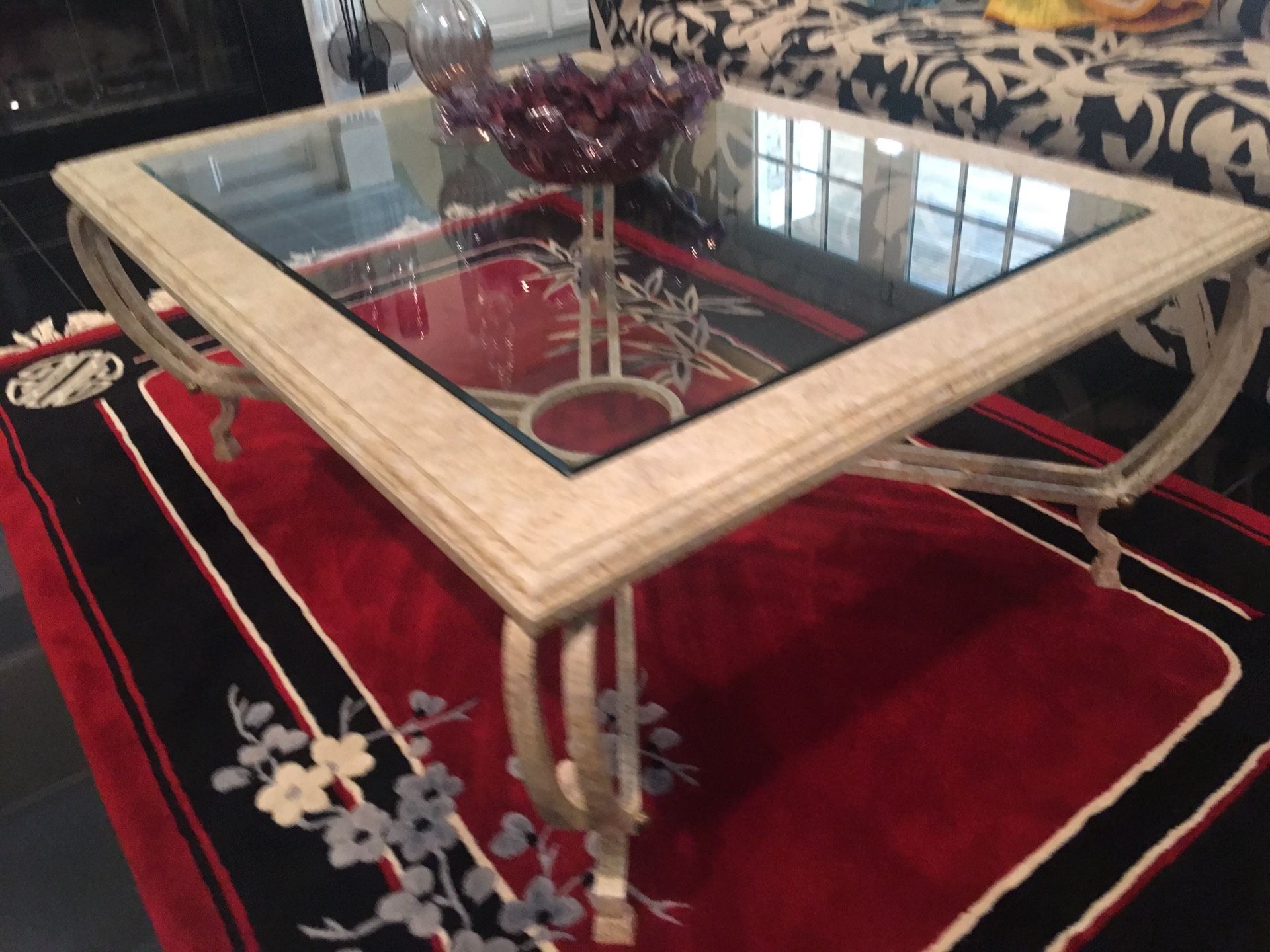 Wide size Coffee table with glass top and metal body new condition