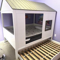 Kids House Bunk Bed FULL SIZE TOP TWIN SIZE BOTTOM