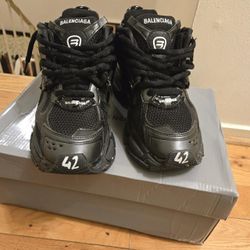 Balenciaga Runners Black