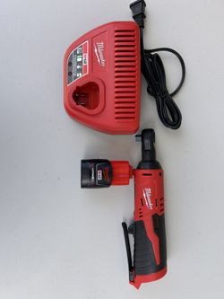 Milwaukee M12 3/8” Ratchet With 2.0cp M12 Battery And Charger 