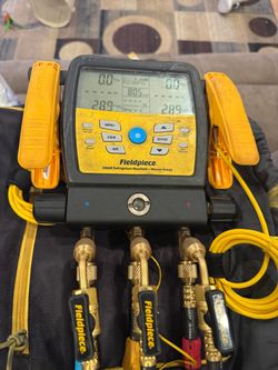Fieldpiece SMAN Refrigerant Manifold + Micron Gauge