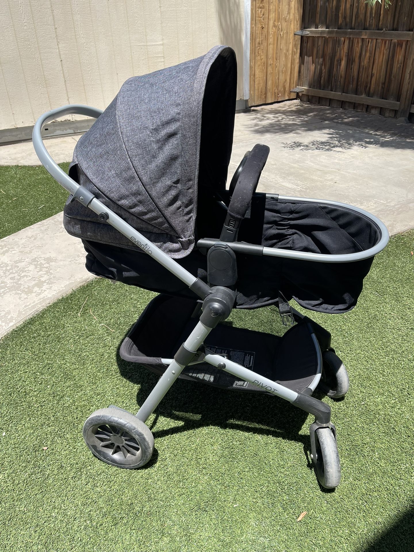 evenflo pivot stroller  