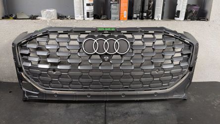 2025 AUDI Q5 GRILL OEM USED #10171